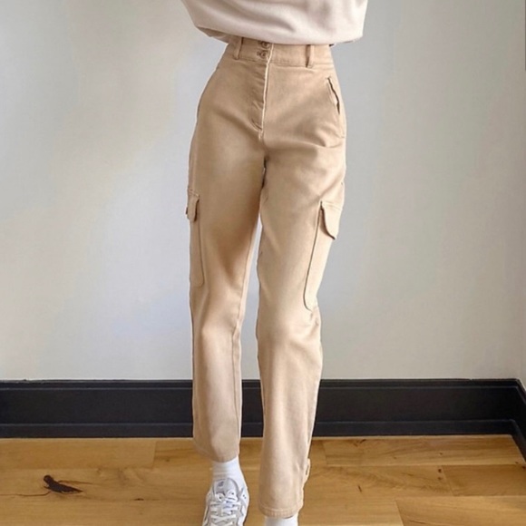 Aritzia Wilfred Free Modern Cargo Pant in Tan size 4 High Waisted Utility - Picture 1 of 9